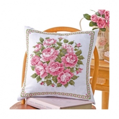 オノエ・メグミ（クッション・タペストリー）